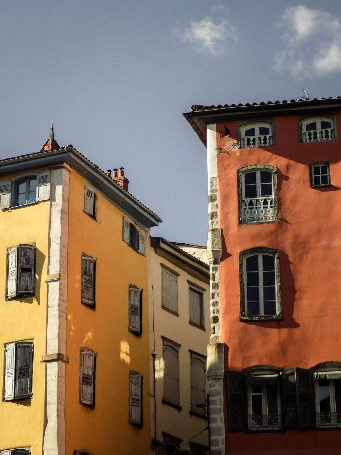 Maison Au Loup: 16th Century Hotel in Old Town Le Puy Exterior photo