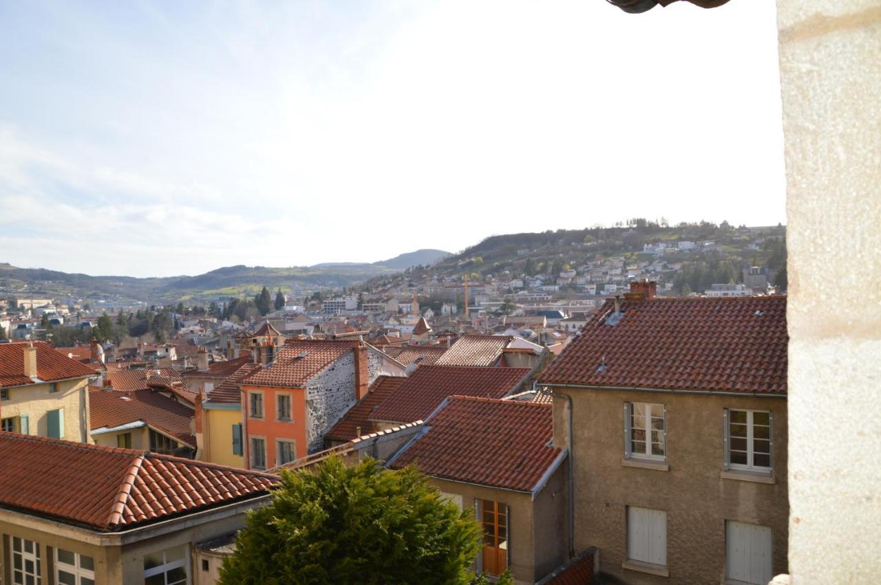 Maison Au Loup: 16th Century Hotel in Old Town Le Puy Exterior photo
