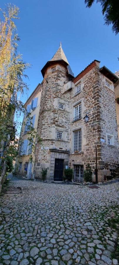 Maison Au Loup: 16th Century Hotel in Old Town Le Puy Exterior photo